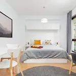 Westfield Arkadia Burakowska By Renters Apartman Varsó